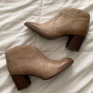FRYE Nora Zip Short leather boots size 9.5
